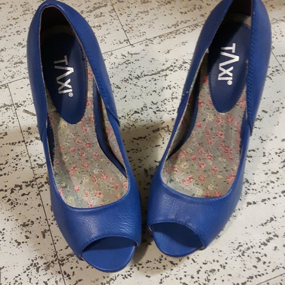 Highheel shoes